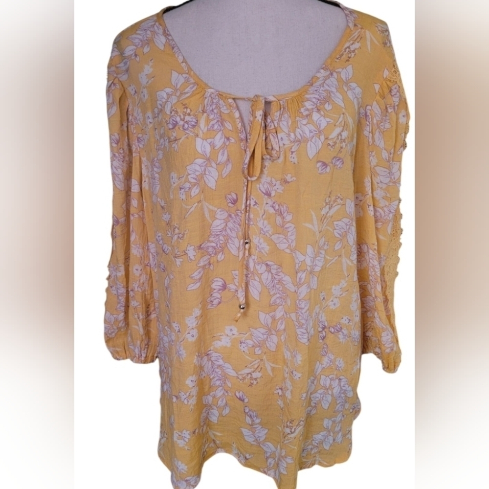 Unique Spectrum Yellow 3/4 Sleeve Blouse w/ Lace Detail . 1X